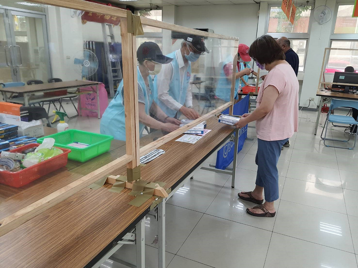 三重區公所準備發放作業中。 圖：新北市社會局提供