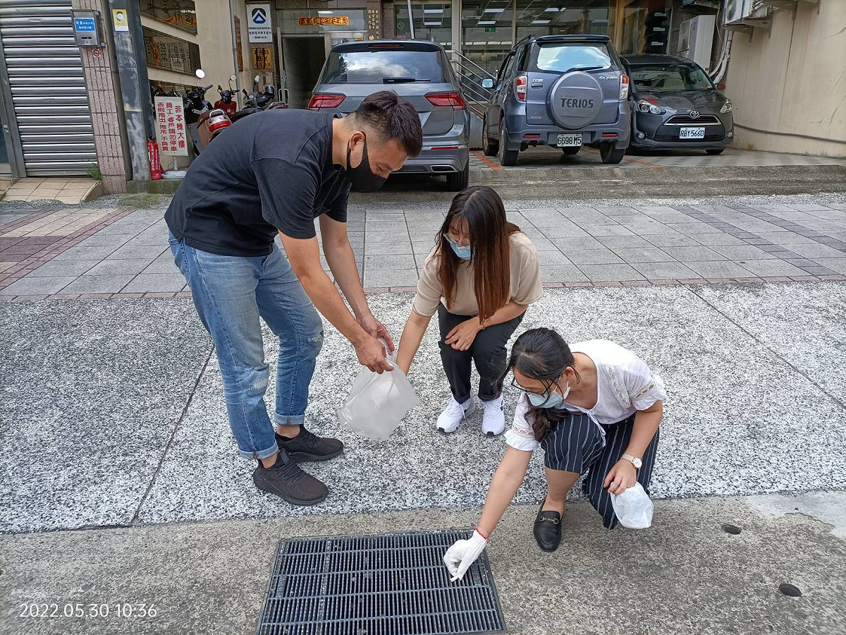 環保局持續推廣菸蒂不落地的觀念，邀民眾共同杜絕菸蒂污染環境。