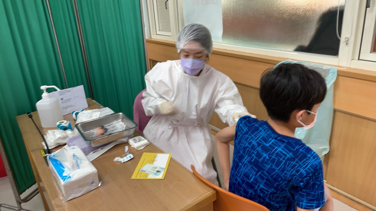 臺大醫院全力協助兒童及青少年施打新冠BNT疫苗 圖：台大醫院/提供