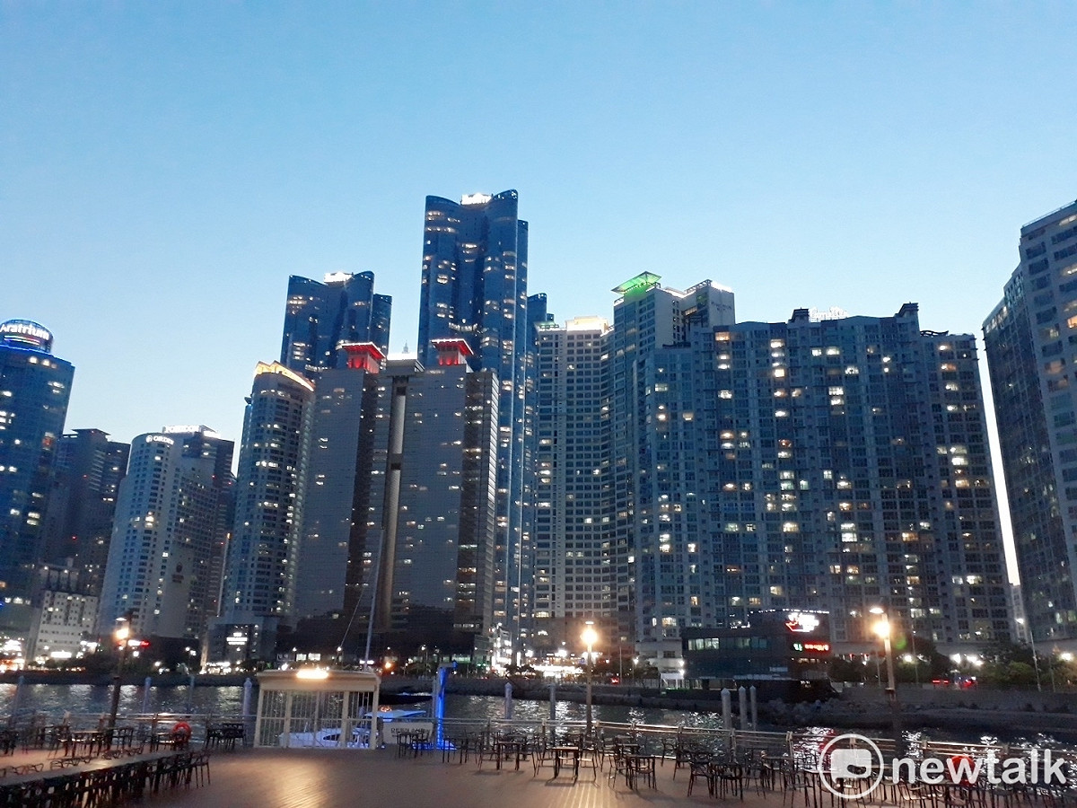 韓國宣布重新開放觀光，台灣旅客可以申請免費個人觀光簽證入境（圖為釜山The Bay 101）。 圖：張家寧／攝（資料照）