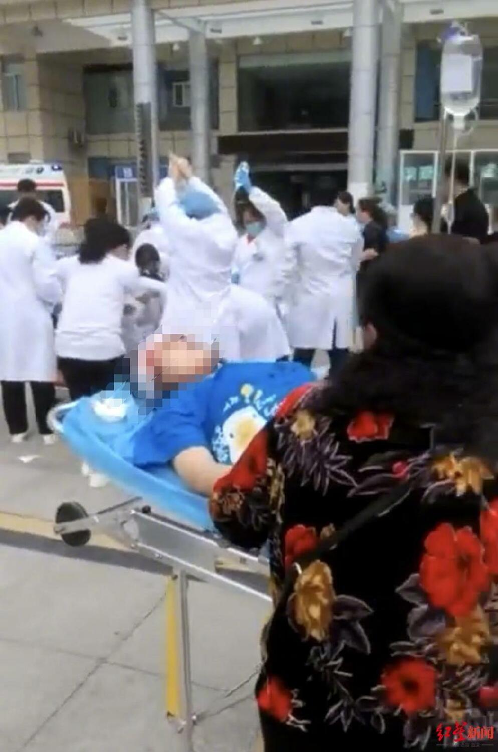 中國大陸四川省雅安市連續2起強震，傳出至少1人死亡、1人重傷、5人輕傷。 圖：翻攝成都商報微博