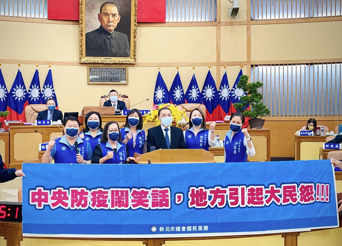 新北市長侯友宜認同議員們的訴求，認為中央「應該簡政便民，苦民所苦！」才是真正負責任的態度。 圖：新北市議會國民黨團提供