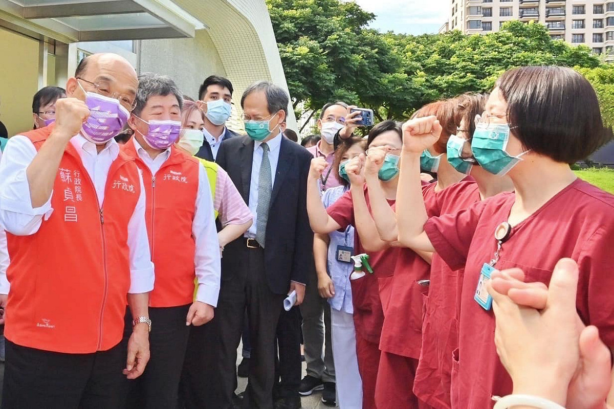 行政院長蘇貞昌在臉書表示台灣民主自由為全世界做了最好示範。 圖:翻攝自蘇貞昌臉書