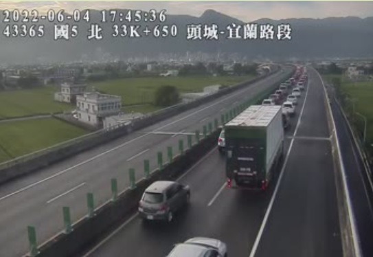 國5宜蘭-頭城北向車多壅塞。 圖：擷取自高速公路1968網站