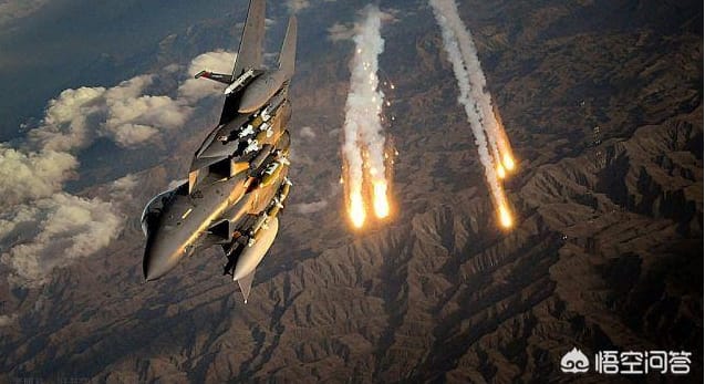 戰機發射箔條干擾彈。(示意圖) 圖 : 翻攝自悟空問答