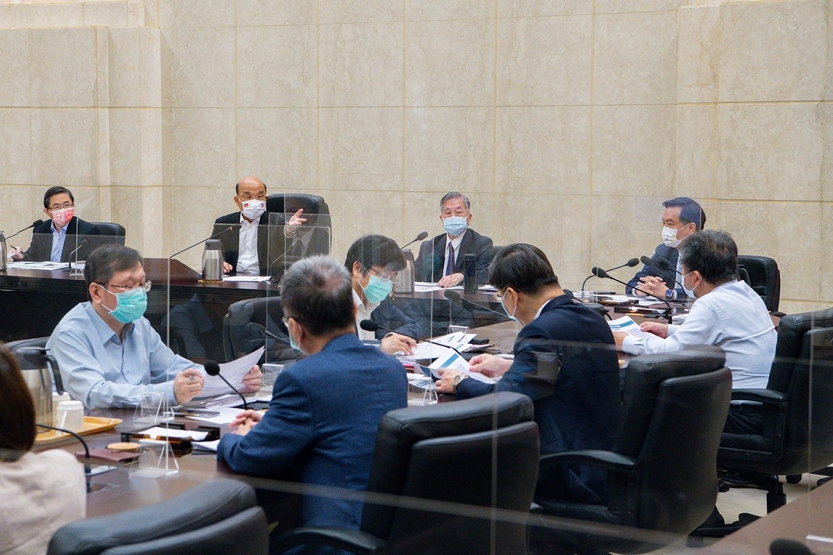 行政院長蘇貞昌今（6）日召開擴大防疫會議。 圖：行政院提供