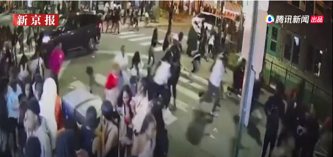 美國費城槍擊案四處逃竄的民眾。 圖 : 翻攝自騰訊新聞