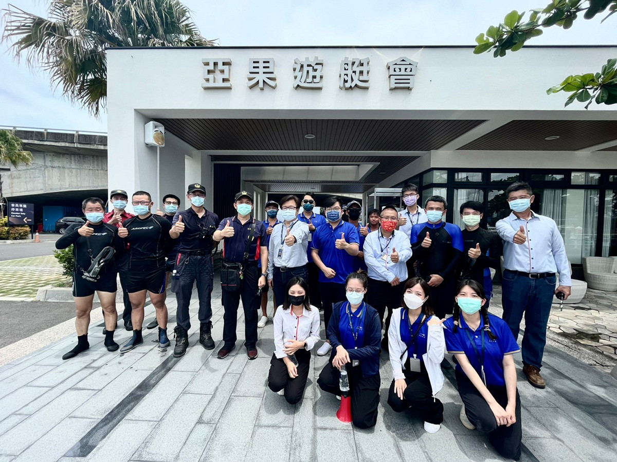 亞果遊艇與高雄港務消防隊安平港分隊首次聯合進行消防演練。 圖：亞果遊艇集團／提供