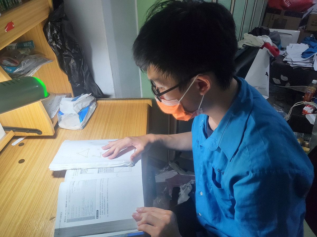 國立基隆高中清寒生唐于田的故事令師長動容，多所大學陸續表示願意提供助學金。 圖：擷取自基隆高中粉專