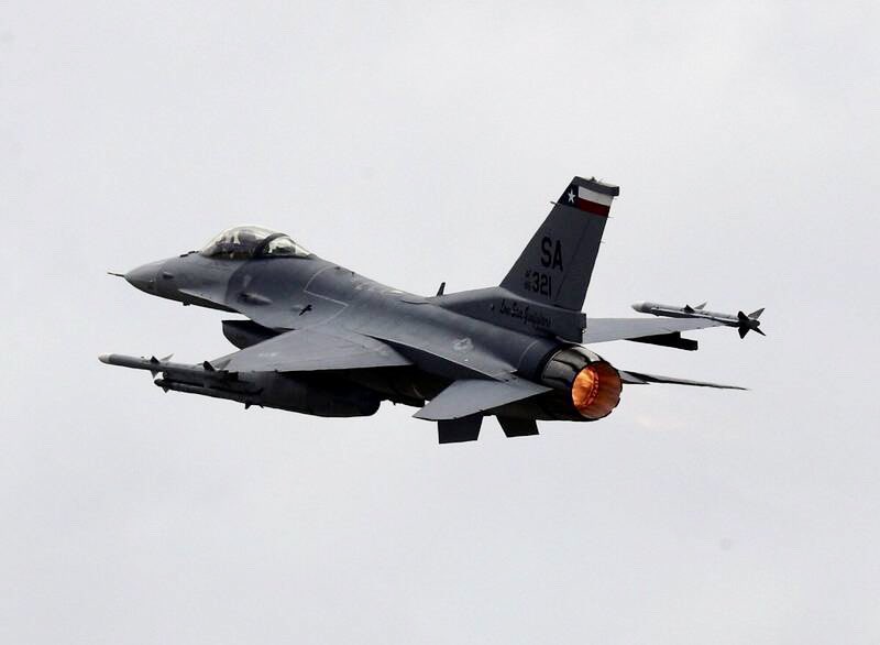 美軍戰機 F-16 。 翻攝自Twitter