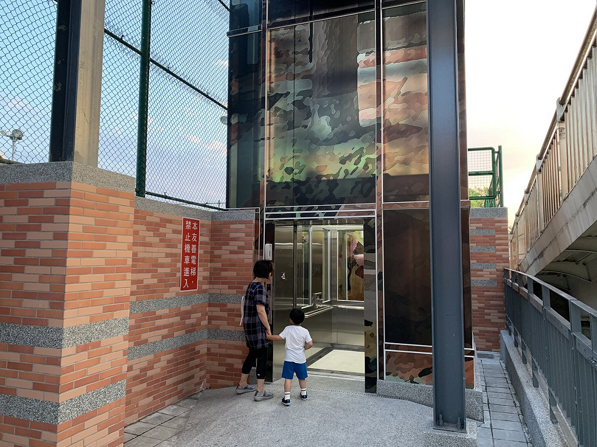 新月橋電梯。 圖：新北市水利局提供