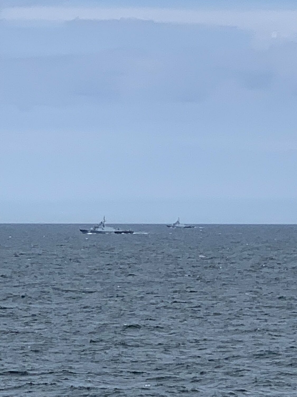 進行中的北大西洋公約組織(NATO)「波羅的海年度海軍演習」(Baltops 22)，傳有2艘俄羅斯「卡拉庫特級」輕型護衛艦在斯德哥爾摩監視。 圖：翻攝Jamming推特