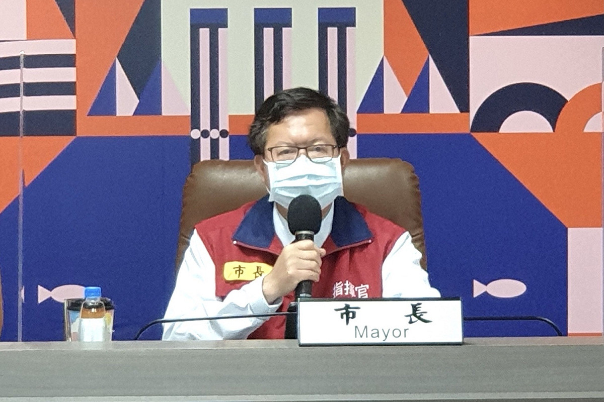 鄭文燦宣布，桃園市加碼針對高中以下學校教職員及補較業人員發放公費快篩試劑。 圖：桃園市政府/提供（資料照）