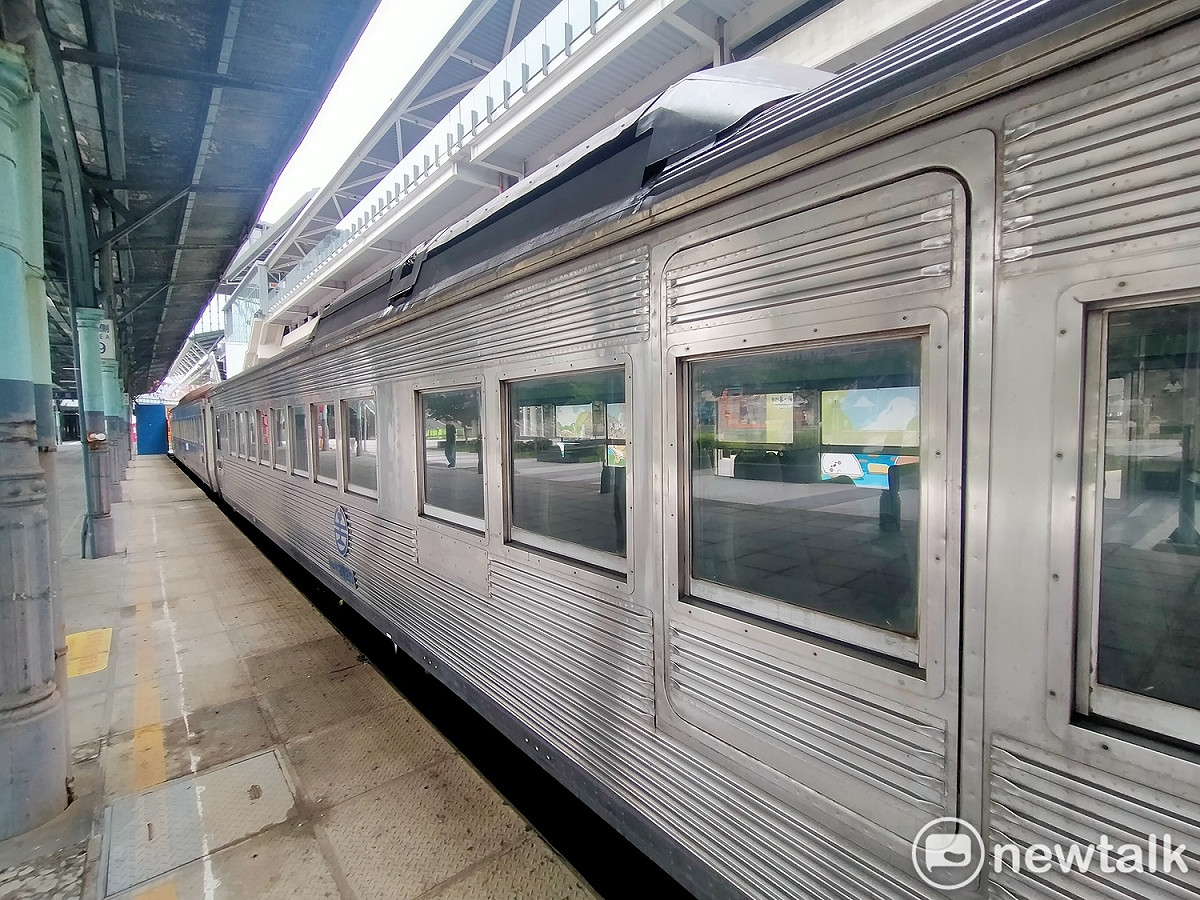 DR2700型列車曾為台灣陸上速度最快的交通工具。 唐復年/攝