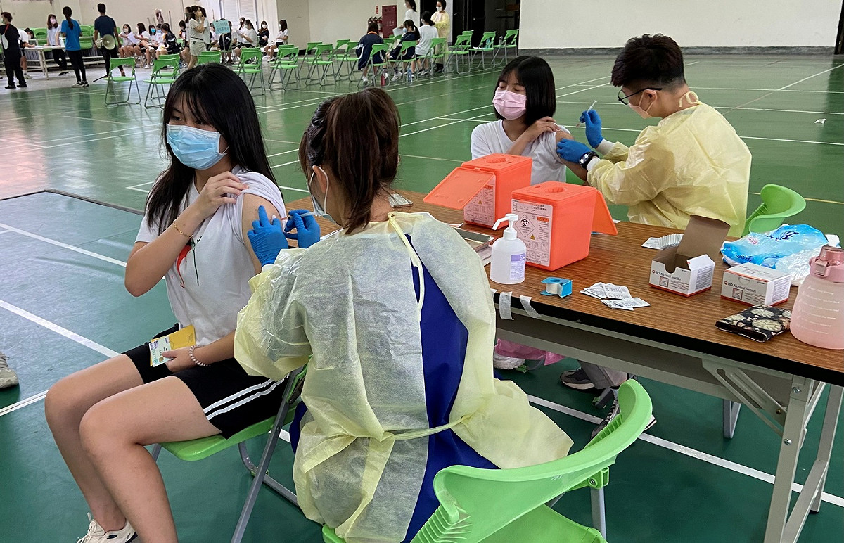 屏東校園BNT第三劑施打最後一天。 圖：屏東政府提供