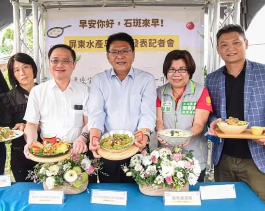 潘孟安(中)出席石斑魚行銷活動。 圖：翻攝潘孟安臉書