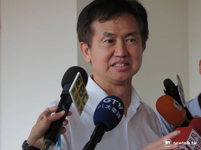 針對Uber爭議，大都會衛星總經理吳建璋表示，Uber不繳稅、無法可管，公司又設在國外，根本和詐騙集團一樣。 圖：許芷敏/攝