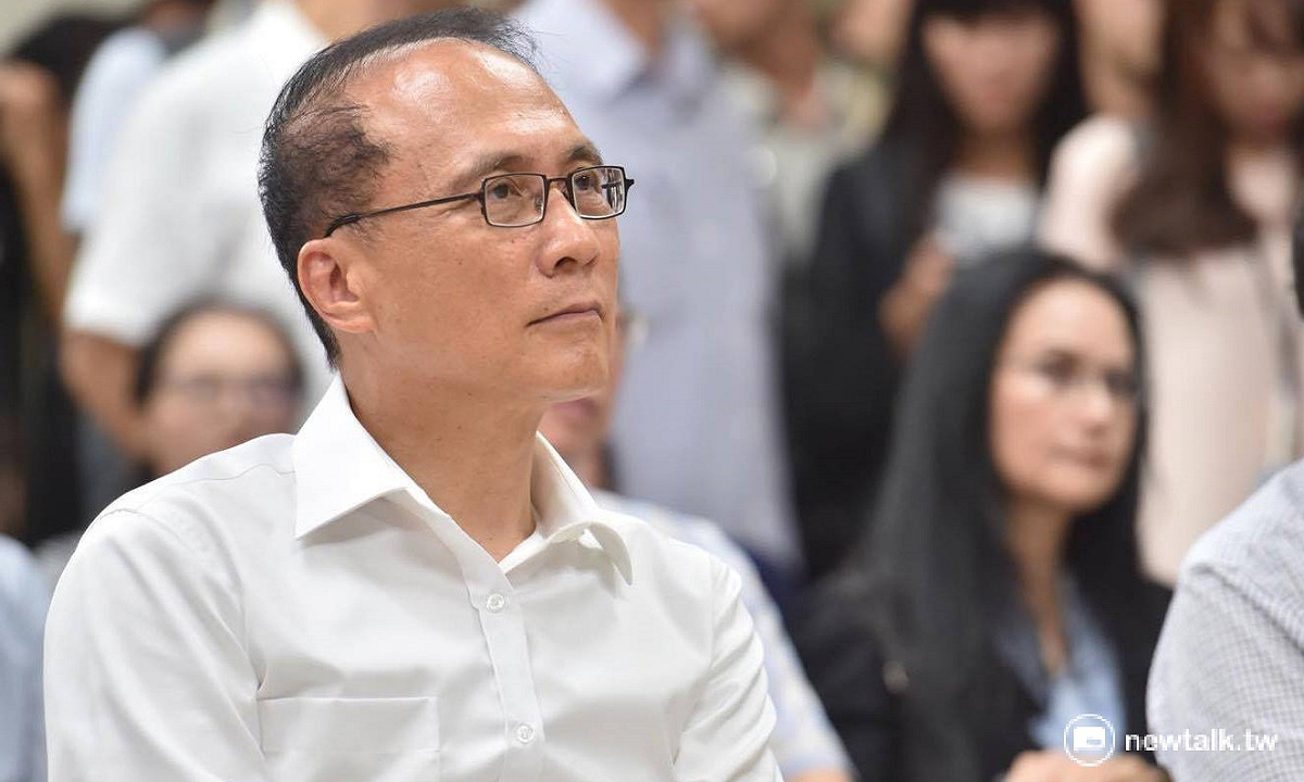 行政院長林全22日裁示，要求國防部儘速給予愛滋生阿立同等學力證明，並暫緩追討80萬公費。 圖：翻攝自林全臉書