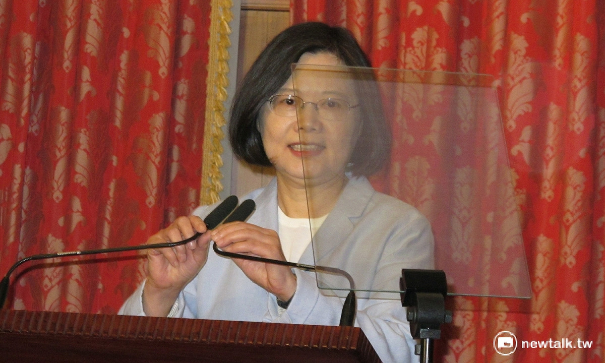 總統蔡英文24日接見「2016三級棒球冠軍隊」時提出棒球三支箭政策，要讓職棒有6隻隊伍。 圖：新頭殼資料照片