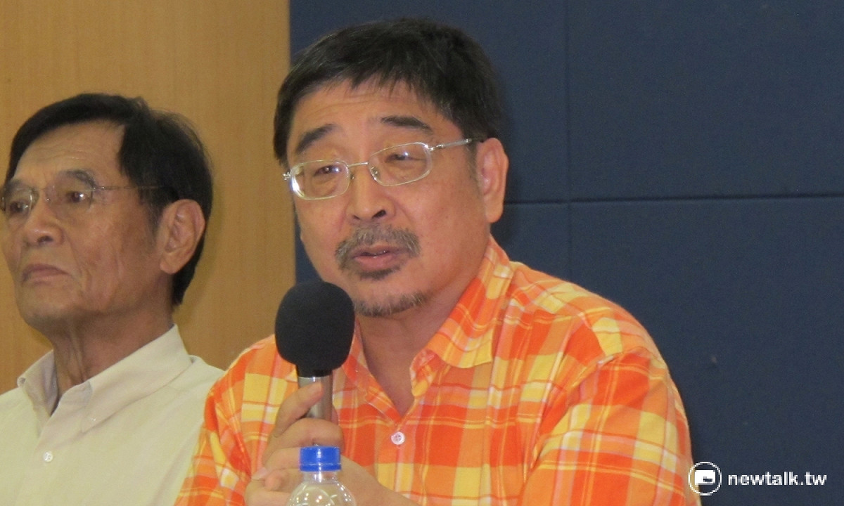 東華大學民族事務與發展學系教授施正鋒22日批評，蔡英文總統以「文藝青年」及做民調的人來治國。 圖：林朝億/攝