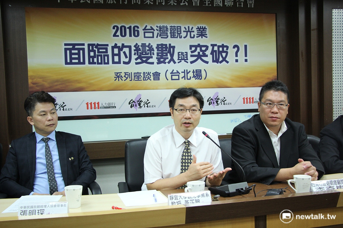 靜宜大學觀光系副教授黃正聰表示，中國觀光客來台人數減少，除了受火燒車事件影響，兩岸互動低迷也是其中原因。 圖：趙廣絜/攝