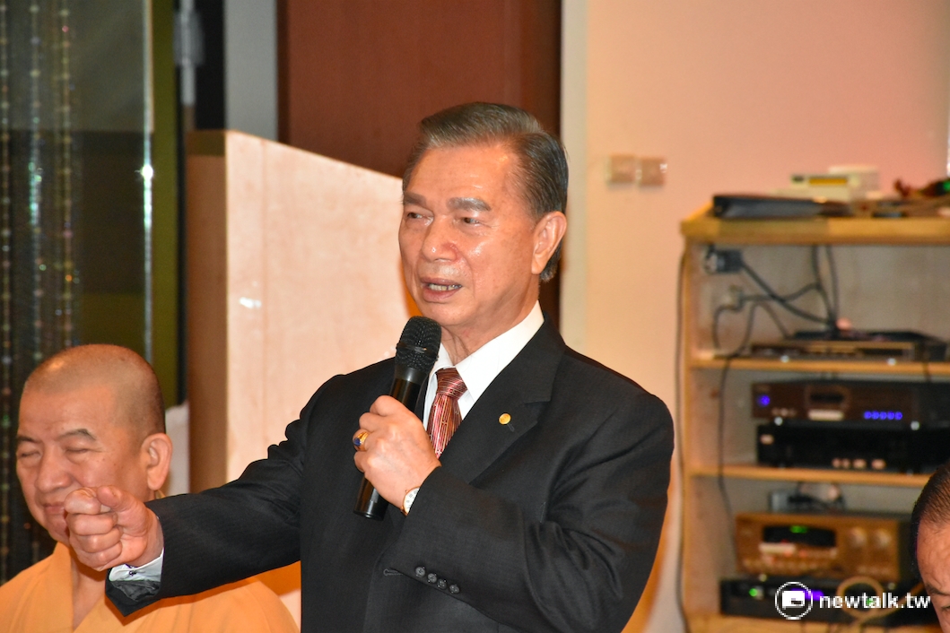 國策顧問聯誼會會長劉盛良26日表示，馬習會上馬英九和習近平的一握，開啟兩岸和平新的一頁。 圖：陳又瑞/攝
