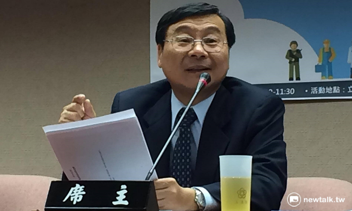 根據行政院主計處統計，2015年台灣有68%的受雇者月薪不到4萬，對此，國民黨立法委員曾銘宗29日呼籲，企業應將盈餘合理分配給員工。 圖：許芷敏/攝