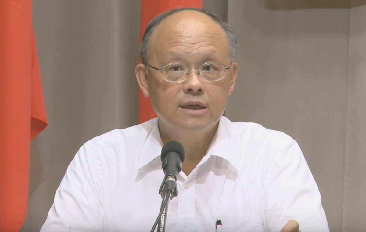政務委員鄧振中5日說明行政院「新南向政策」計劃。 圖：翻攝自直播畫面