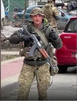 一名前英國士兵喬丹·蓋特利（Jordan Gatley）在北頓涅茨克的戰鬥中陣亡。 圖 : 翻攝自海客新聞