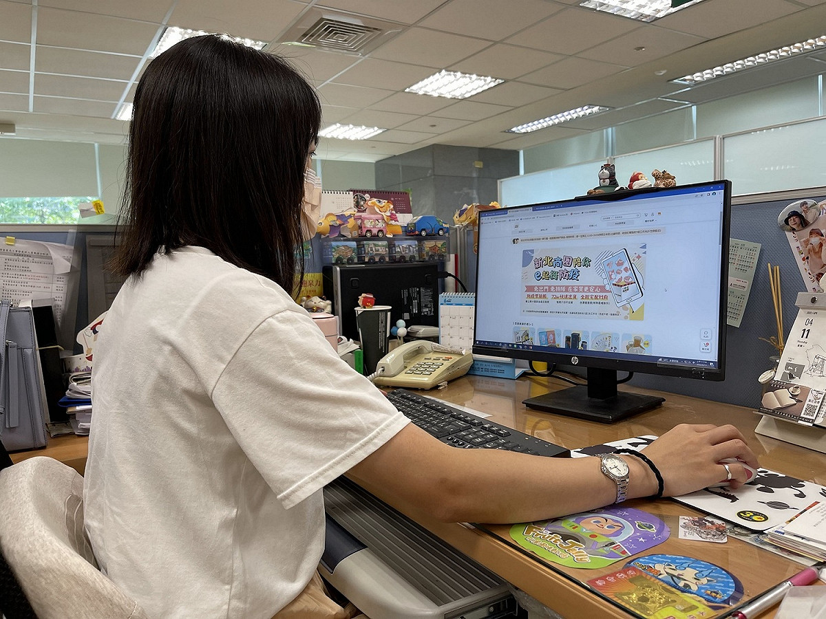 因應618年中網路購物盛事，即日起推出六大好禮回饋，讓民眾在家也能安心享購各大商圈熱門商品。 圖：新北市經發局提供