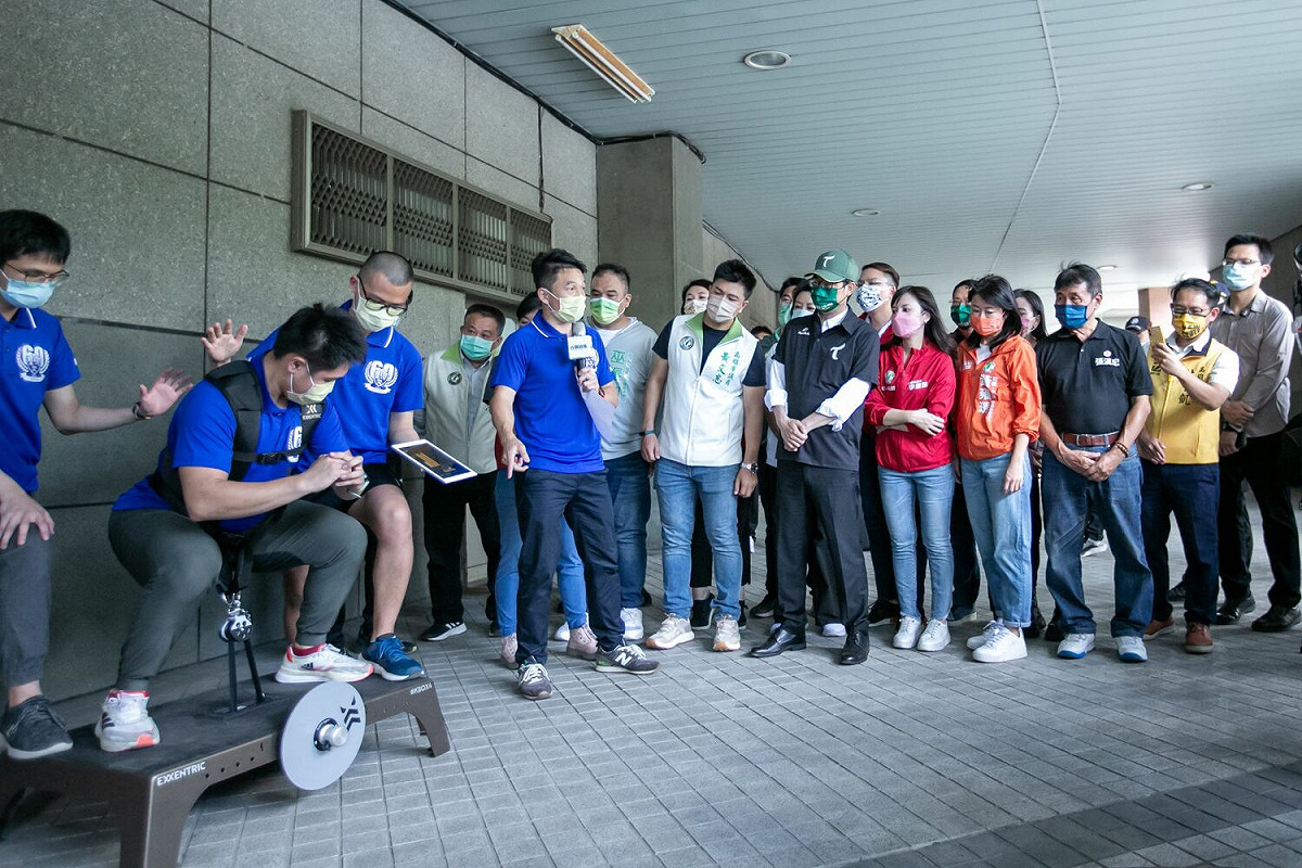台鋼雄鷹新人體能測試。 圖：高雄市政府提供