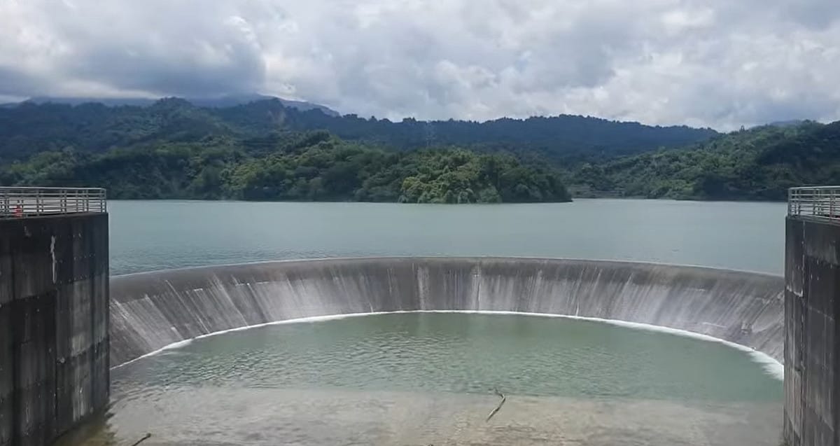 因昨日暴雨湖山水庫目前放水中（資料照）。 圖：擷取自水利署中區水資源局臉書「水啦」