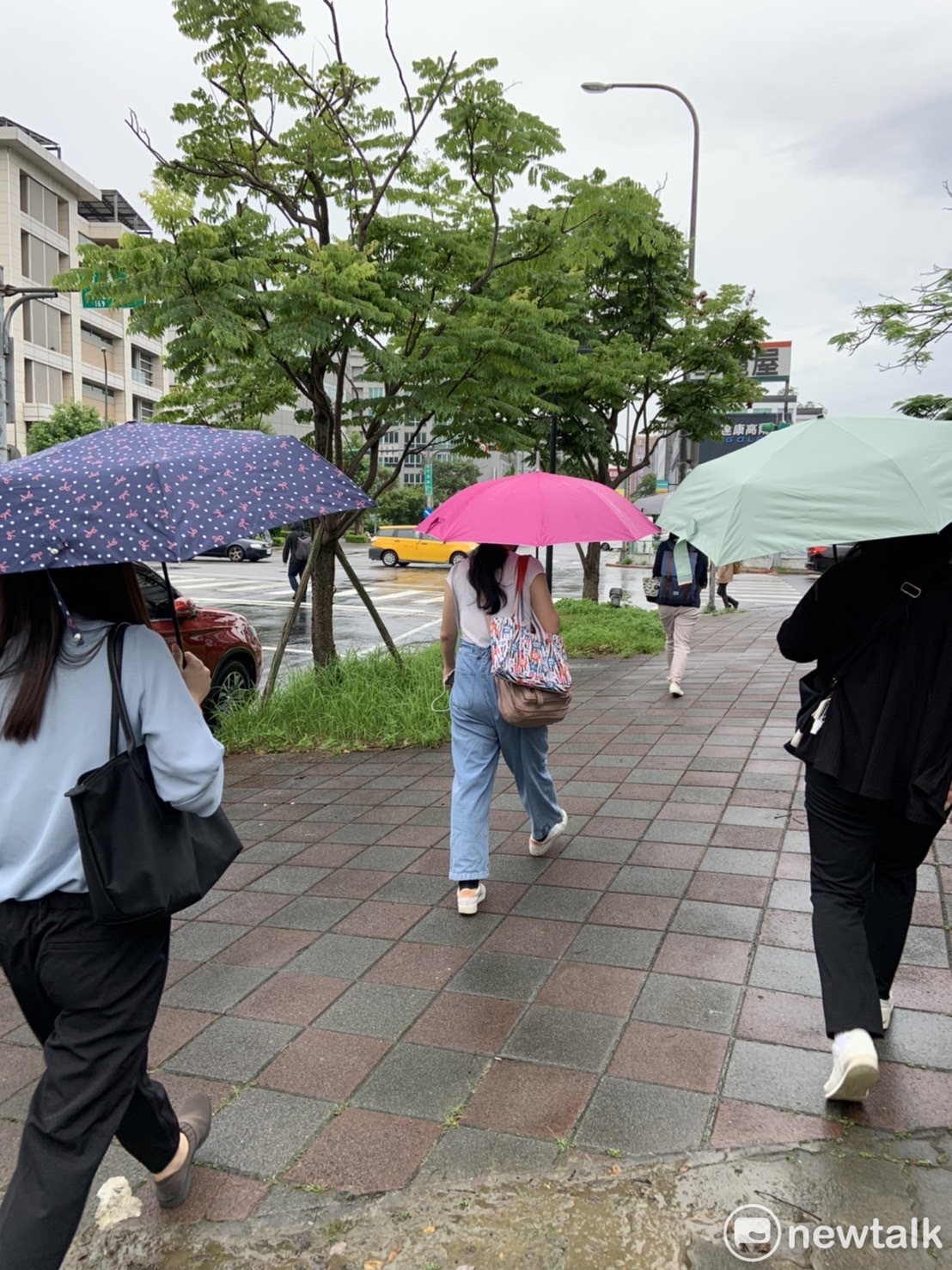 受到西南風影響，各地山區午後要留意雷陣雨（資料照）。 圖：張家寧／攝