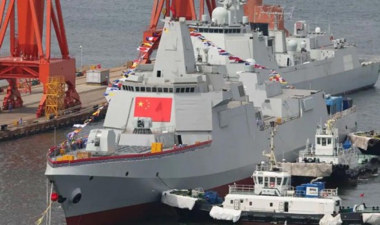 中國建造的055型驅逐艦。 圖：翻攝自《人民網》