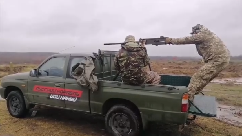 烏克蘭武裝部隊使用由 Car4Ukraine 製造的升級卡車。 圖：翻攝自IG@car4ukraine.com_official