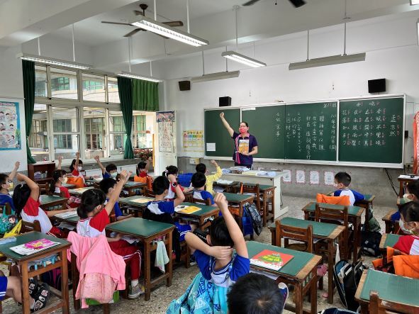 屏縣府決定高中以下維持實體教學。 圖：屏東縣政府提供