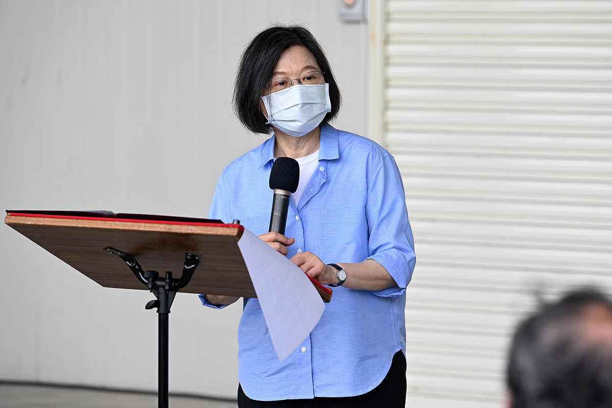 蔡英文表示政府將降低突襲式干擾對農漁民造成的損害。 圖：高雄市政府提供