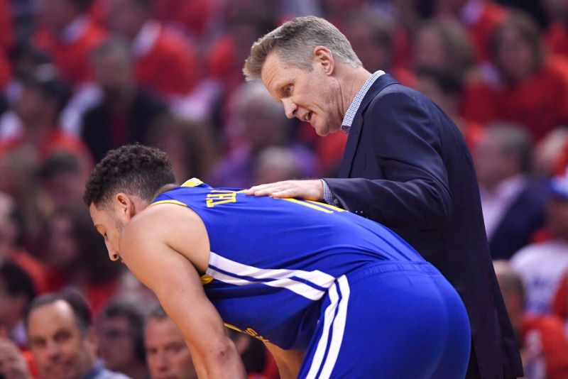 Klay Thompson和Steve Kerr。 圖／美聯社／達志影像