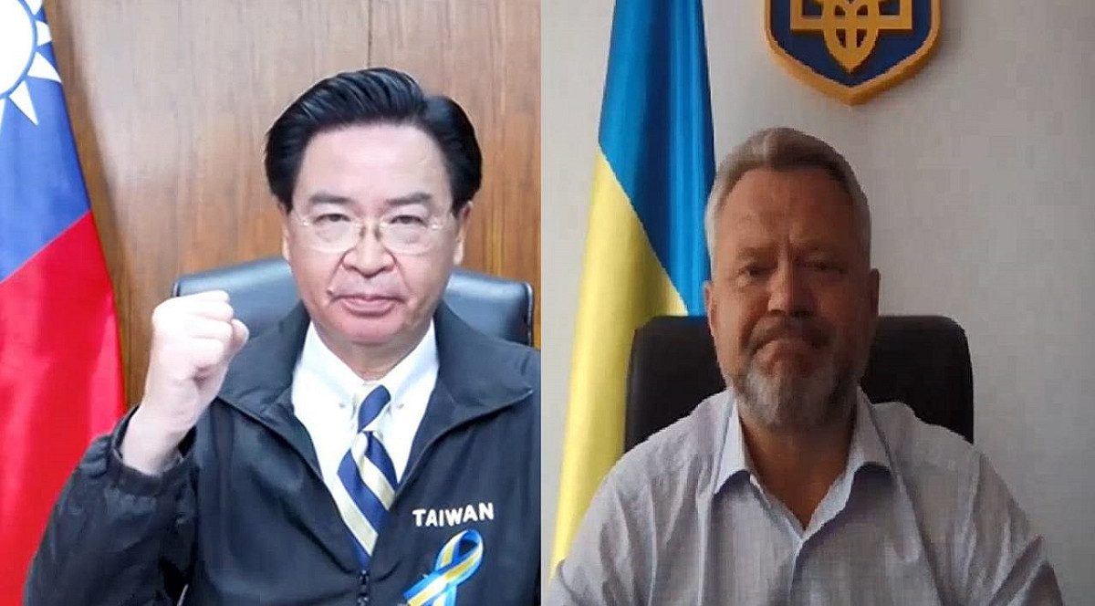 外交部長吳釗燮20日與烏克蘭布查市長費多盧克視訊通話 圖：外交部/提供