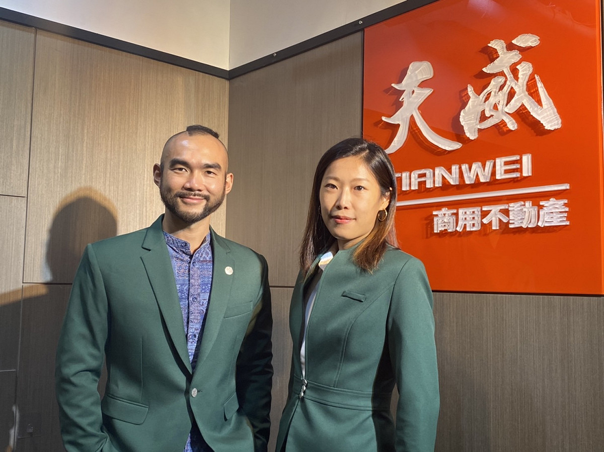 天威商用不動產張浩人(左)及魏雅宣。 圖：天威商用不動產提供