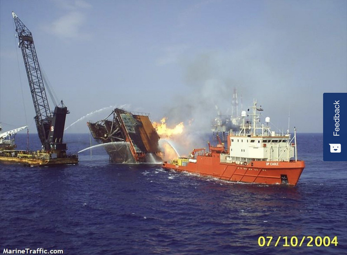 專家研判：社群媒體流傳搜救影片，應是2004 年沈沒的GSF Adriatic IV鑽油平台。 圖：翻攝Benjamin Pittet推特