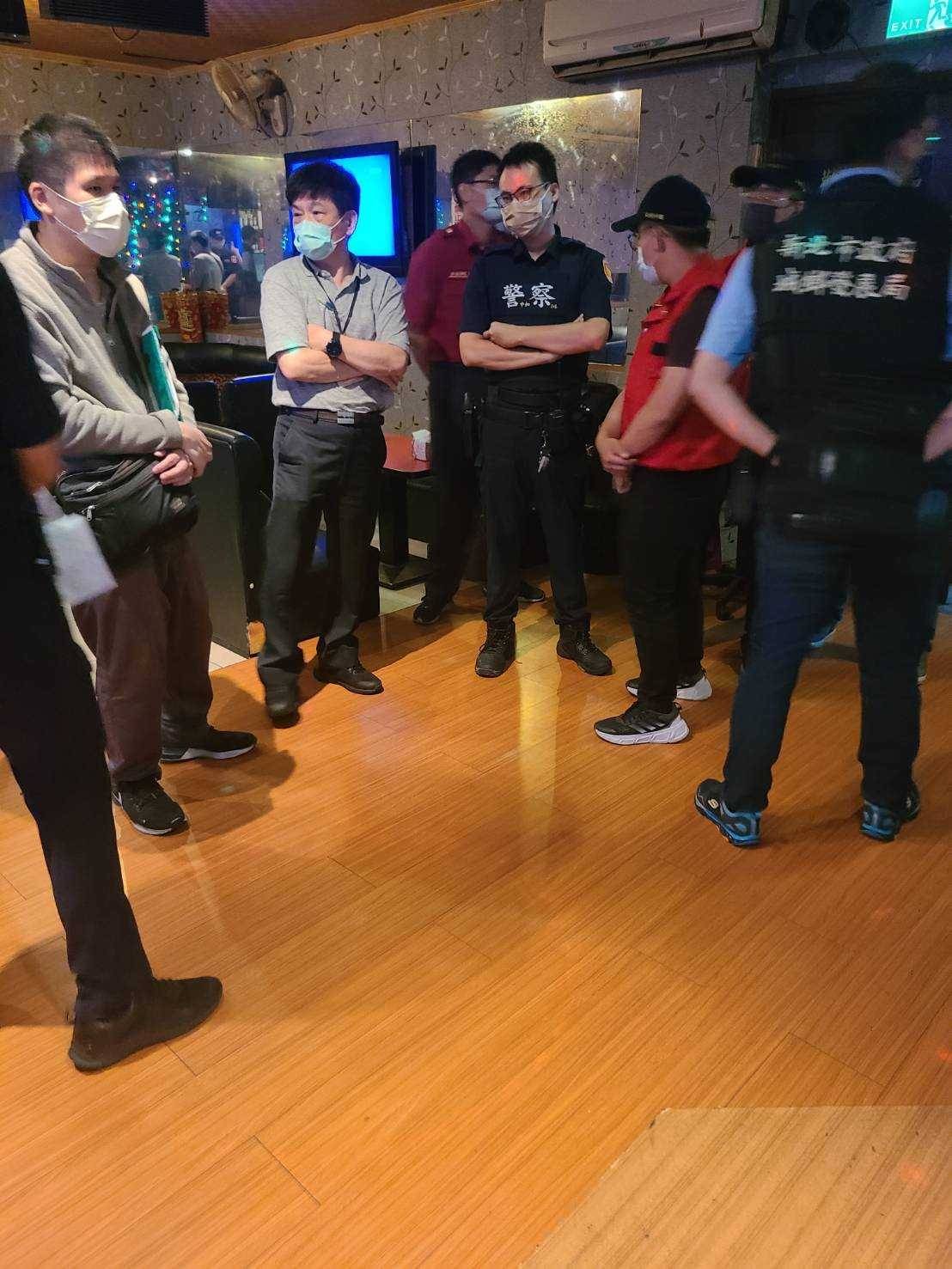 公安稽查小租出動了。 圖：新北市城鄉局/提供