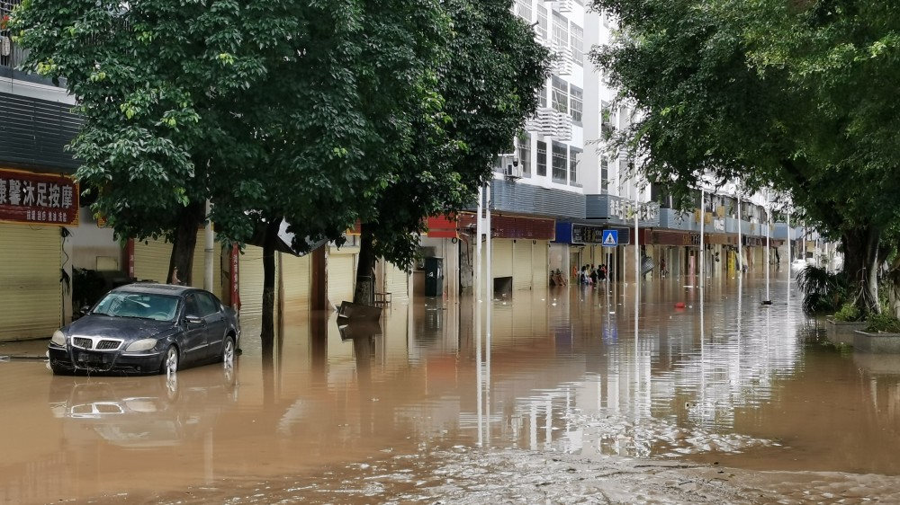 中國受強降雨影響，廣東多地遭受暴雨洪澇、山體滑坡等自然災害。 圖：翻攝自《新華社》