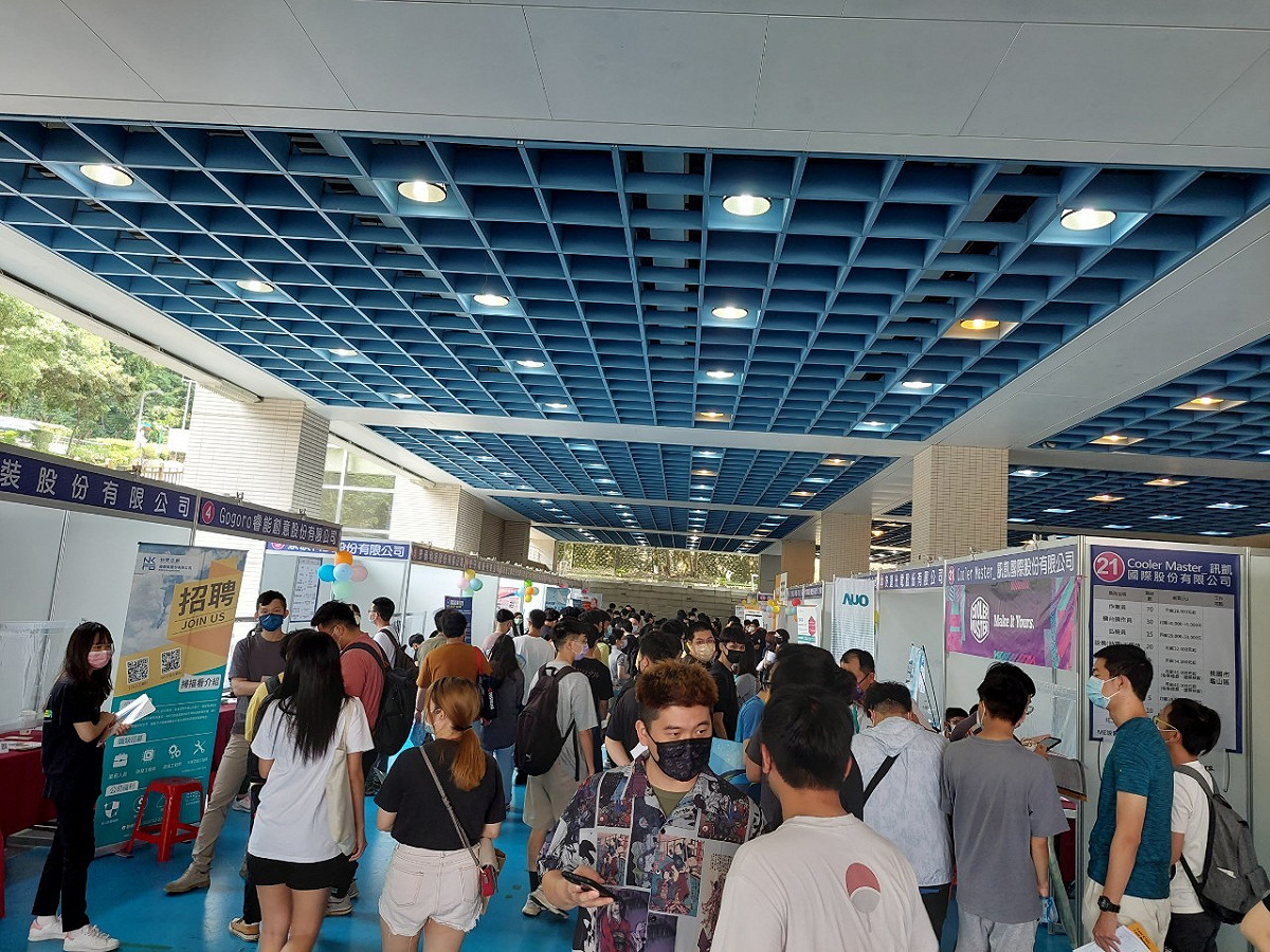 新北6月下旬拚了！ 4場徵才逾3600職缺，下半年「週週有徵才」。 圖：新北市就服處/提供