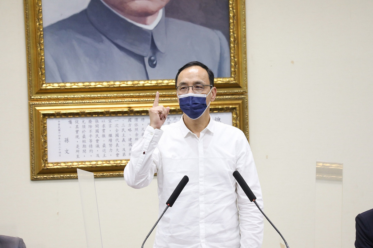國民黨主席朱立倫擬8月赴日參加安倍晉三國葬，引發國民黨內部分歧。 圖：新頭殼資料照/國民黨文傳會提供