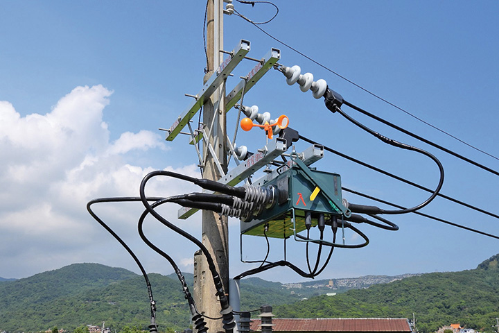 台北市信義區今（23）日中午傳出停電事故，台電稱是線路開關跳脫導致，已派員前往修復。 圖：台灣電力公司／提供（資料照）