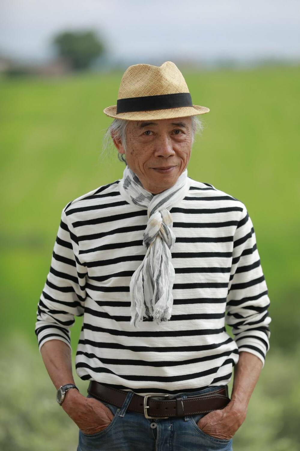 現居林口的國際藝術家彭雄渾曾任許多國際知名品牌的設計師，其中擔任班尼頓全球獨家首席設計師近10年，而與Calvin Klein和Diesel包包合作也長達10多年。 圖：林口區公所提供