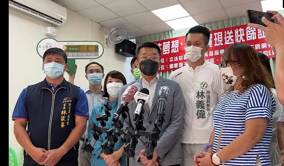 立法院副院長蔡其昌今（24）日指出，結果證明發假訊息的才是台中市政府， 真的是「犯低級錯誤還不知檢討」。 蔡其昌辦公室/提供