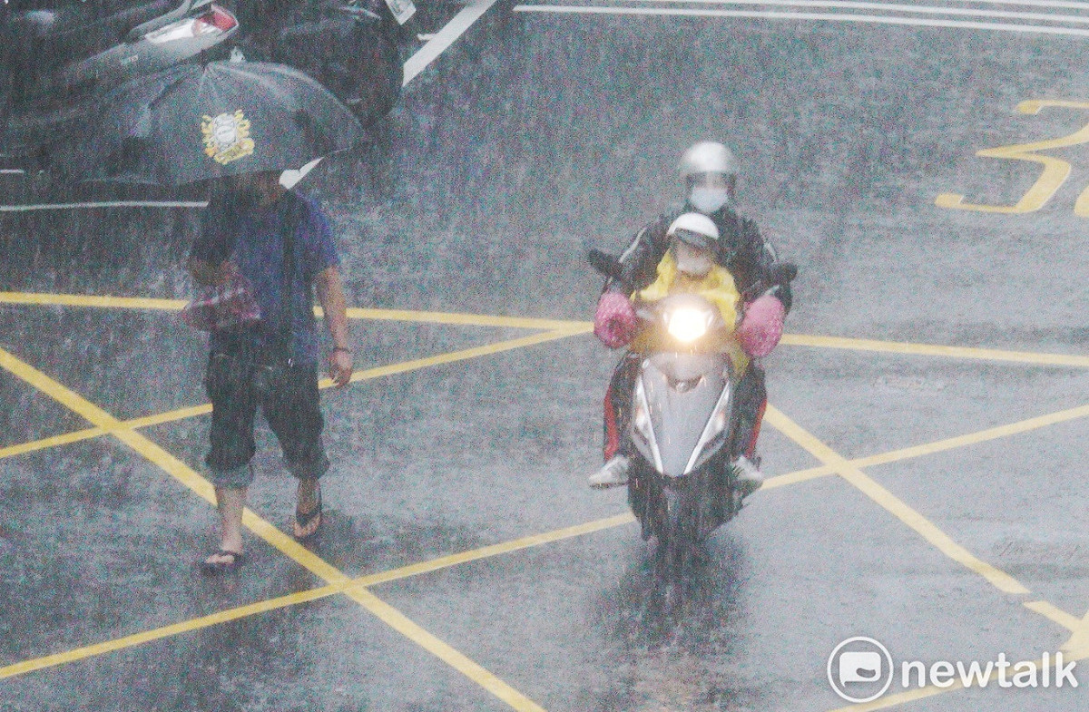 中央氣象局發布大雨特報（資料照）。 圖：張良一／攝