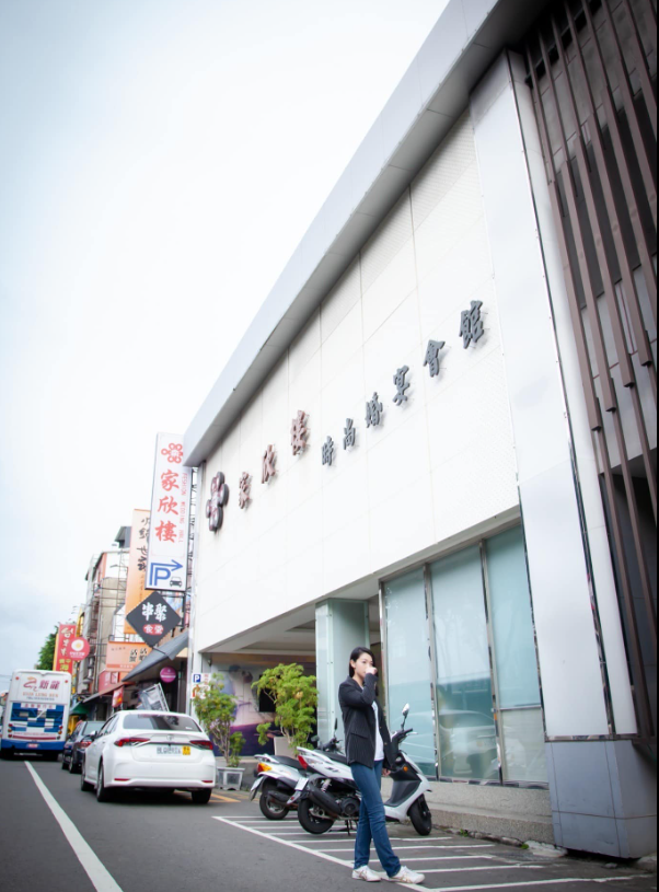 高虹安在臉書上感嘆家欣樓即將走入歷史。 圖：翻攝自高虹安臉書